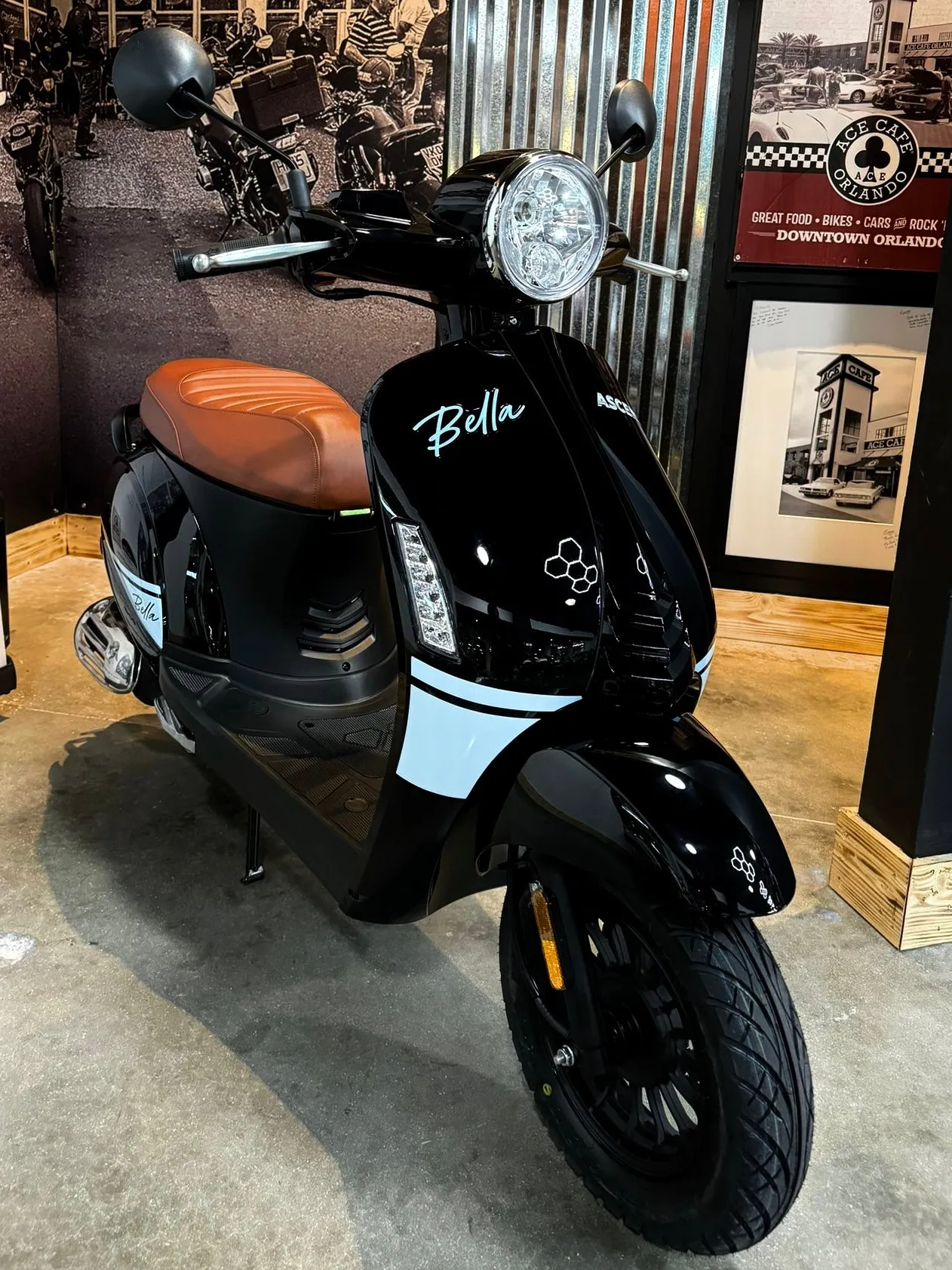 2024 ASCEND BELLA VINTAGE 50CC VESPA - RETRO STYLE
