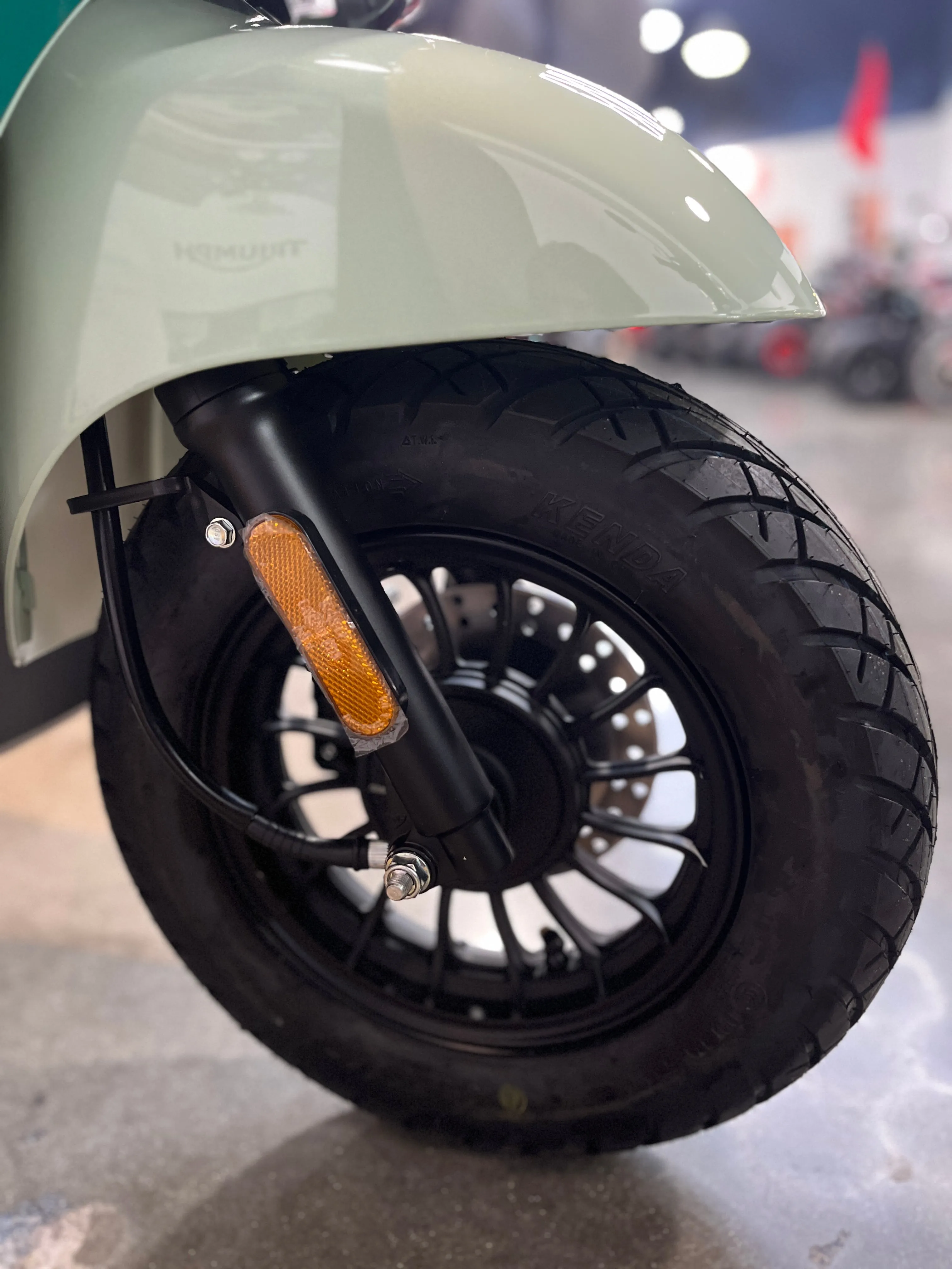 2024 ASCEND BELLA VINTAGE 50CC VESPA - RETRO STYLE