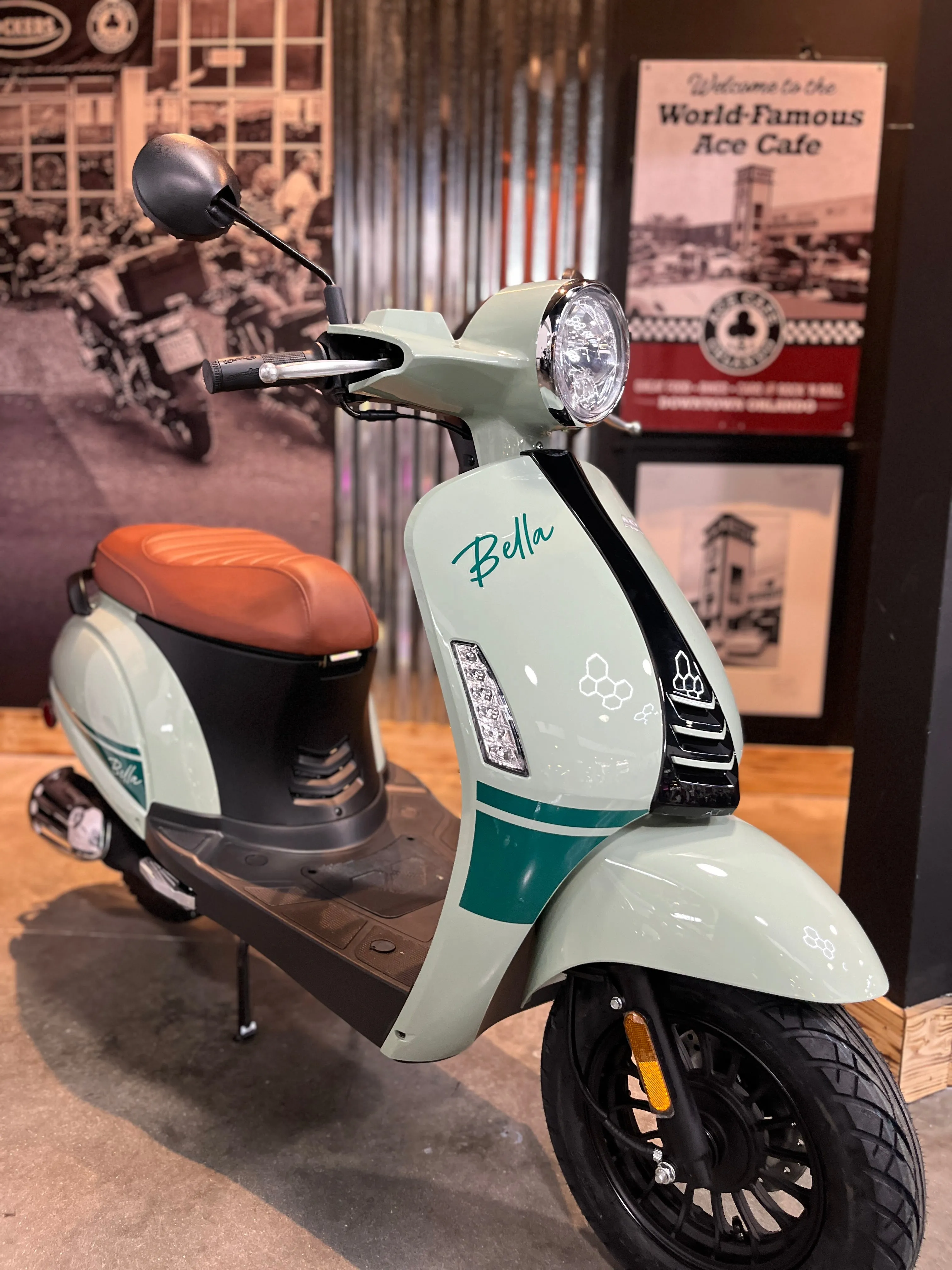 2024 ASCEND BELLA VINTAGE 50CC VESPA - RETRO STYLE
