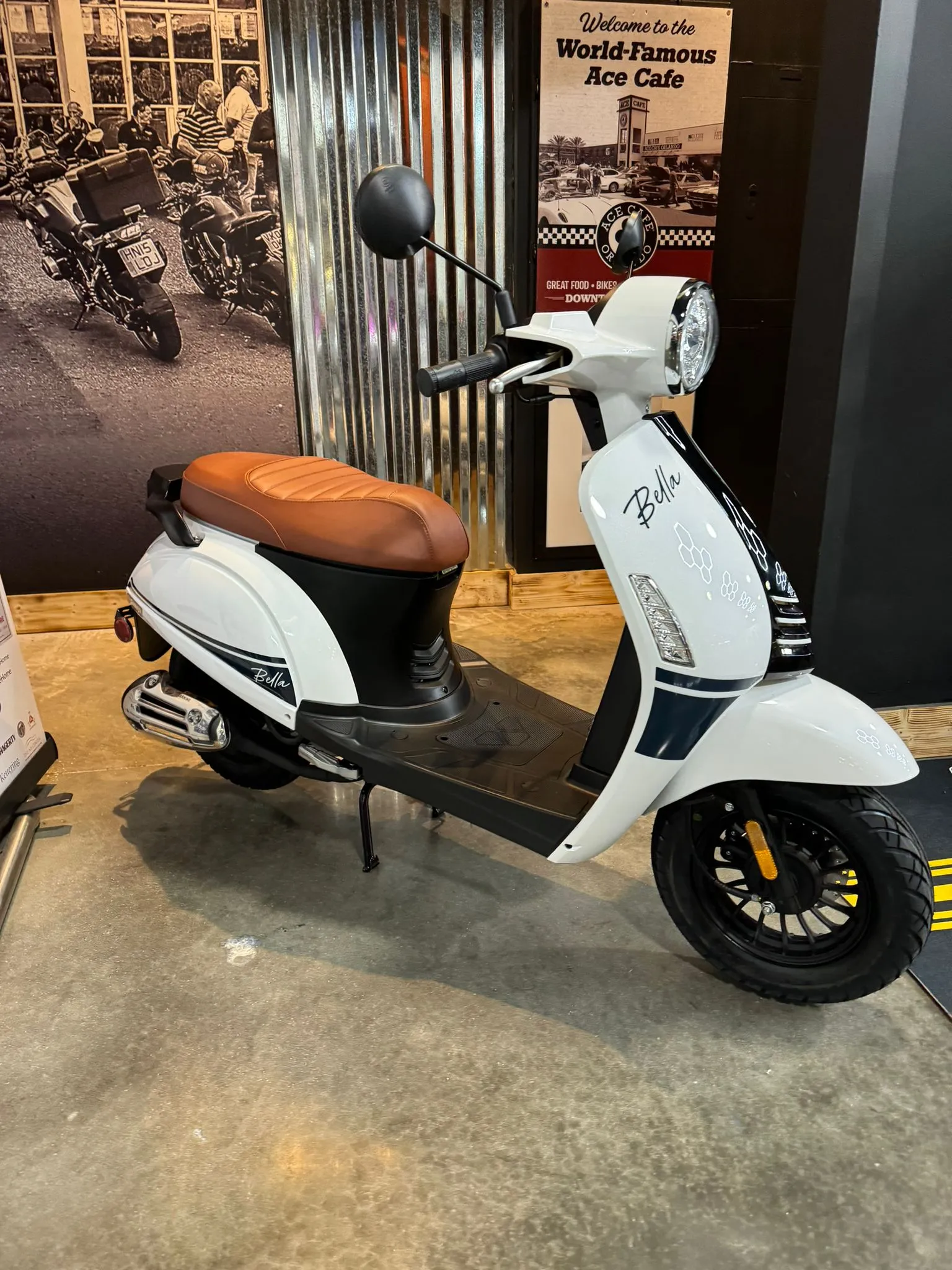 2024 ASCEND BELLA VINTAGE 50CC VESPA - RETRO STYLE