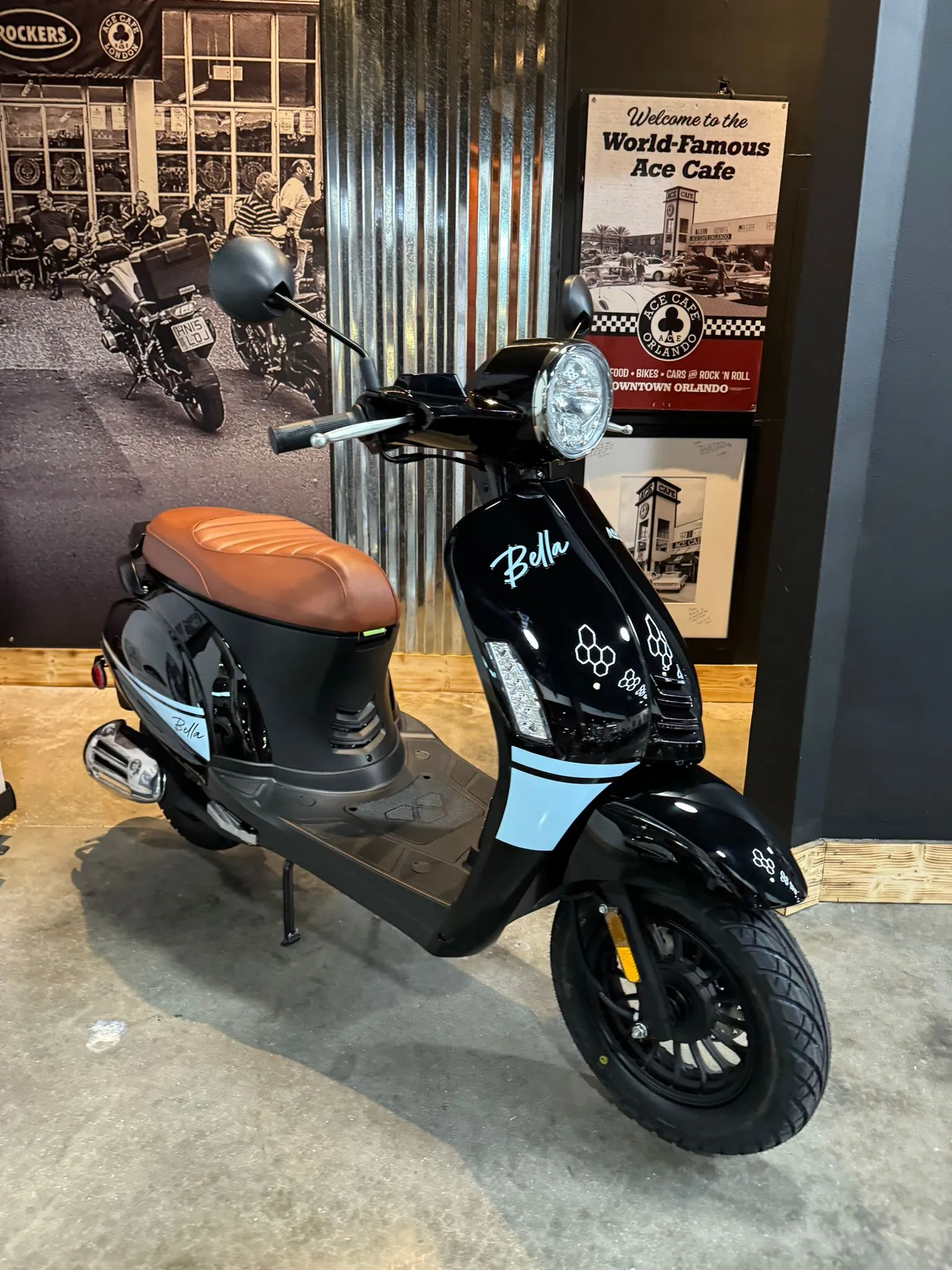 2024 ASCEND BELLA VINTAGE 50CC VESPA - RETRO STYLE