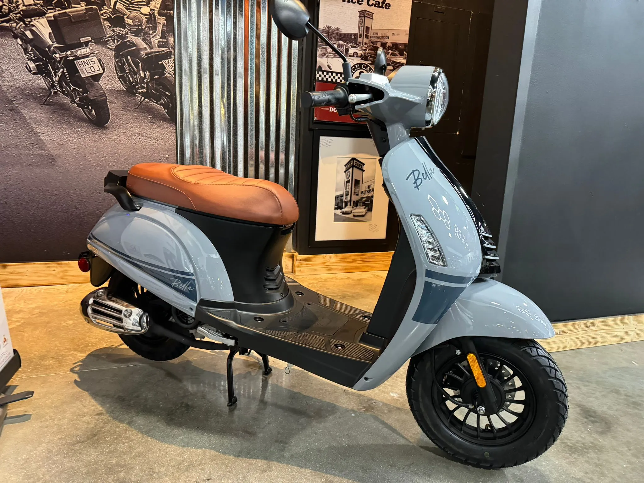 2024 ASCEND BELLA VINTAGE 50CC VESPA - RETRO STYLE