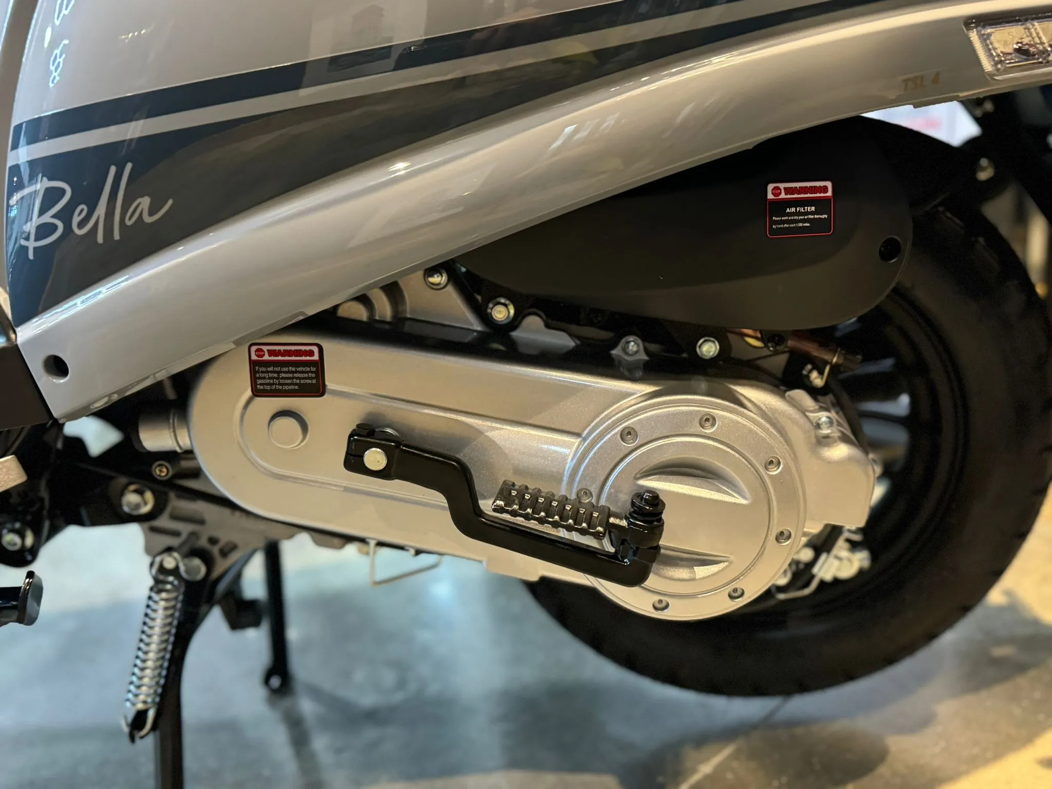 2024 ASCEND BELLA VINTAGE 50CC VESPA - RETRO STYLE