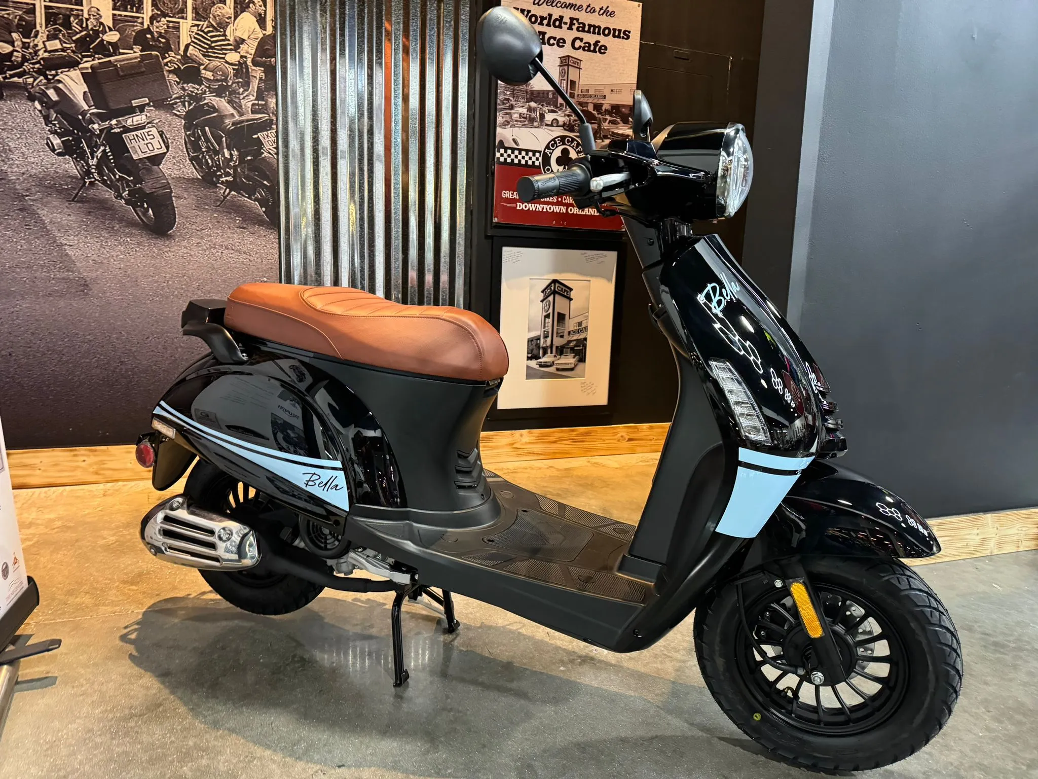 2024 ASCEND BELLA VINTAGE 50CC VESPA - RETRO STYLE