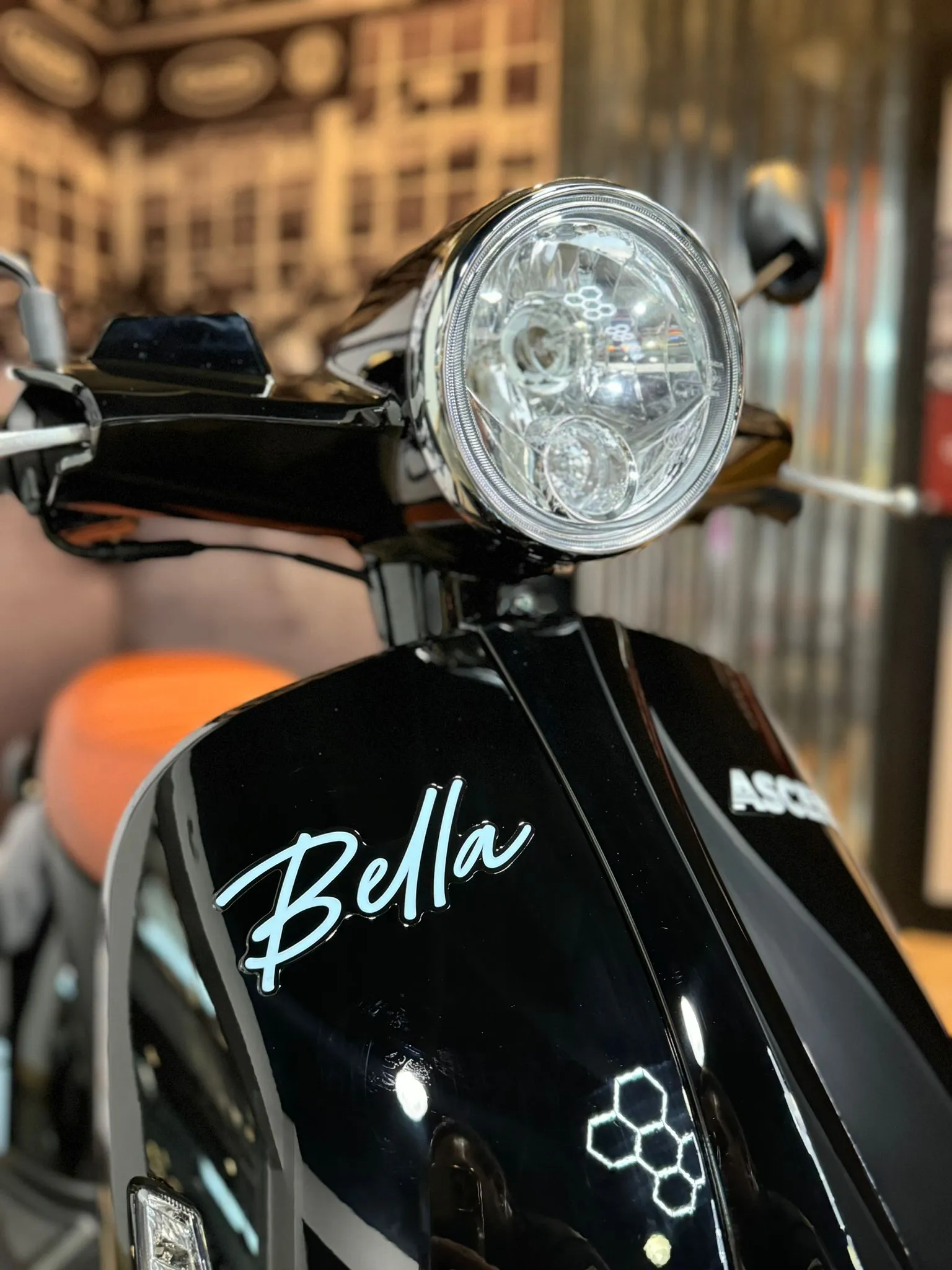 2024 ASCEND BELLA VINTAGE 50CC VESPA - RETRO STYLE
