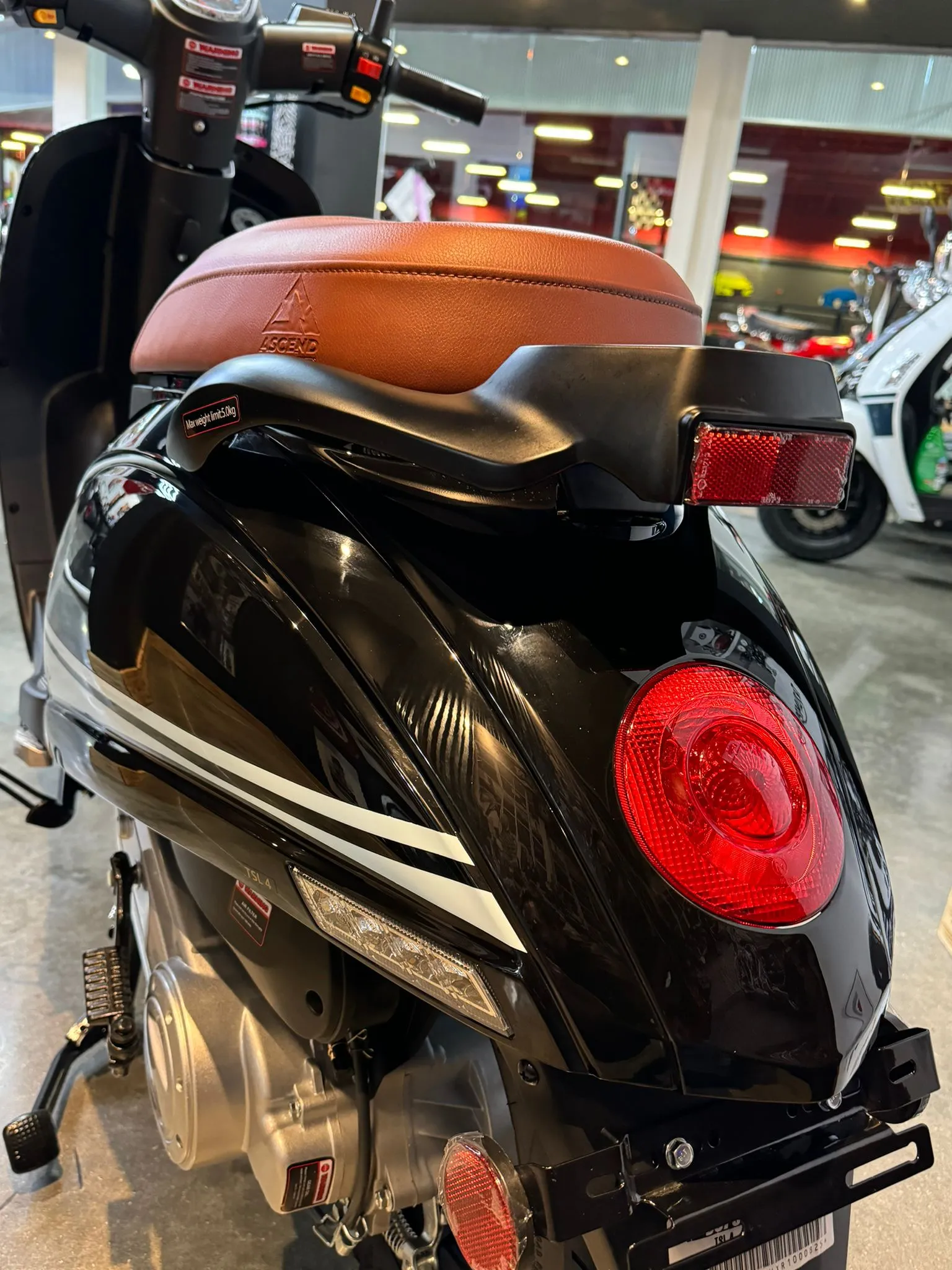 2024 ASCEND BELLA VINTAGE 50CC VESPA - RETRO STYLE