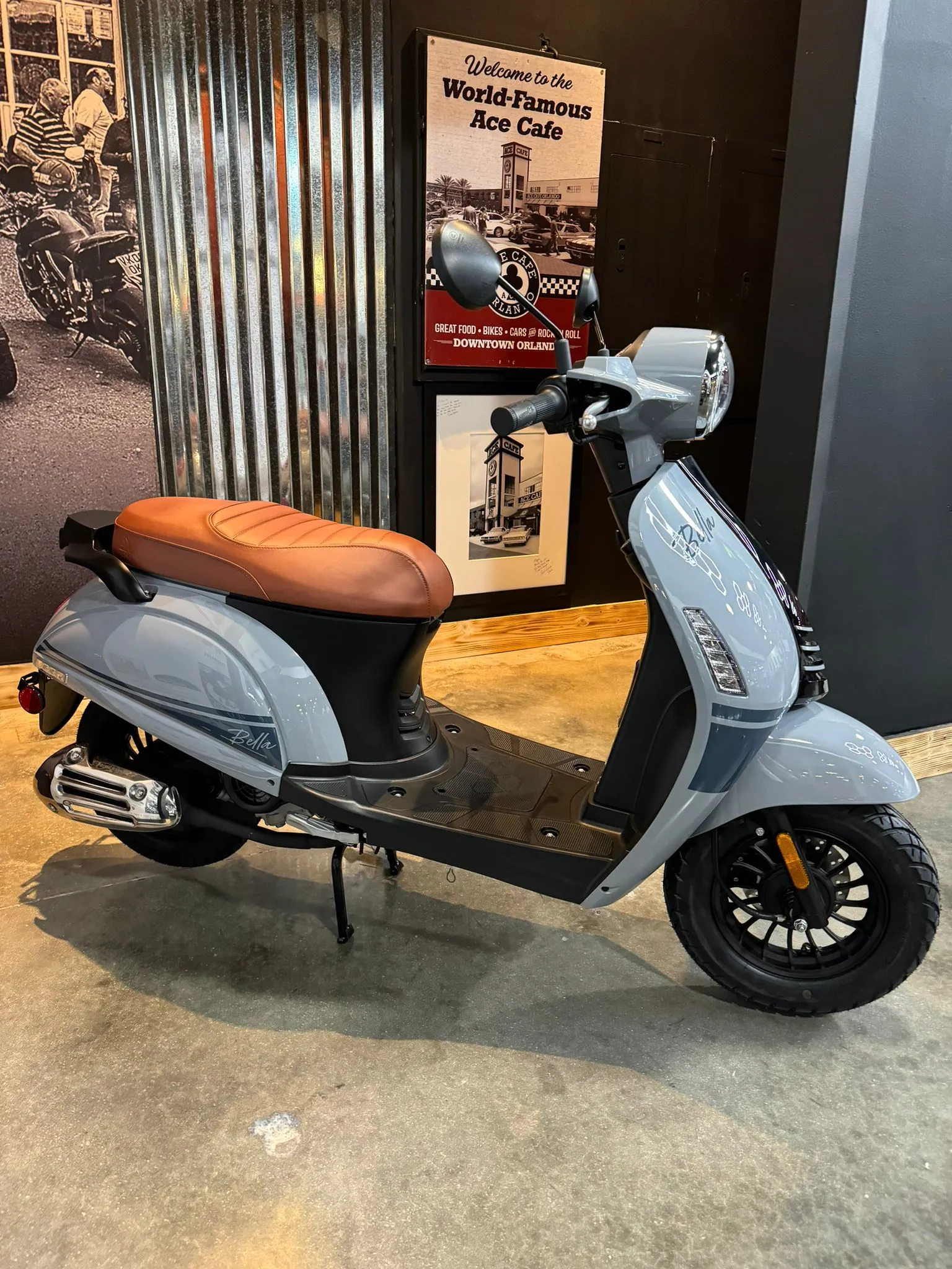 2024 ASCEND BELLA VINTAGE 50CC VESPA - RETRO STYLE