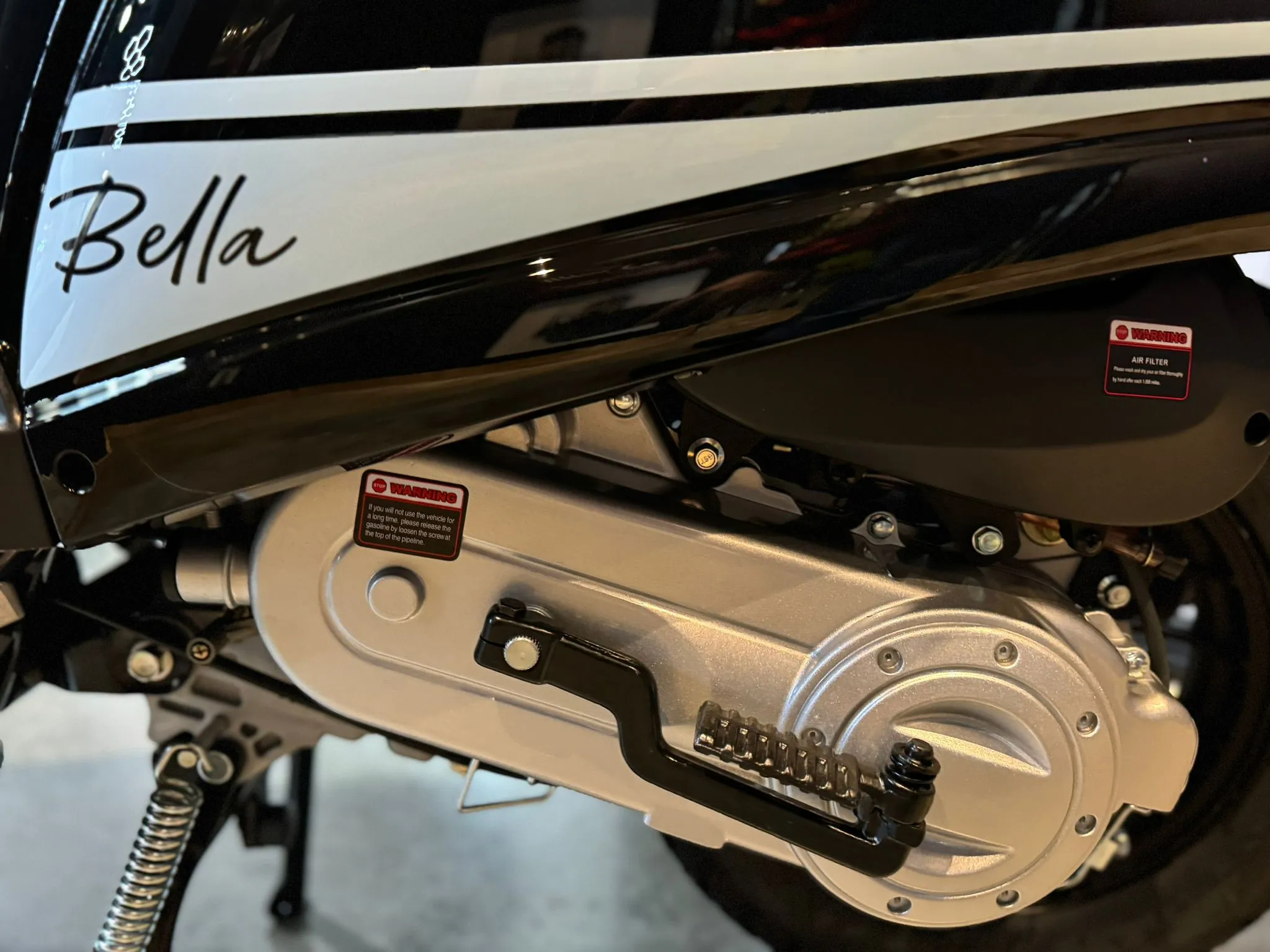 2024 ASCEND BELLA VINTAGE 50CC VESPA - RETRO STYLE