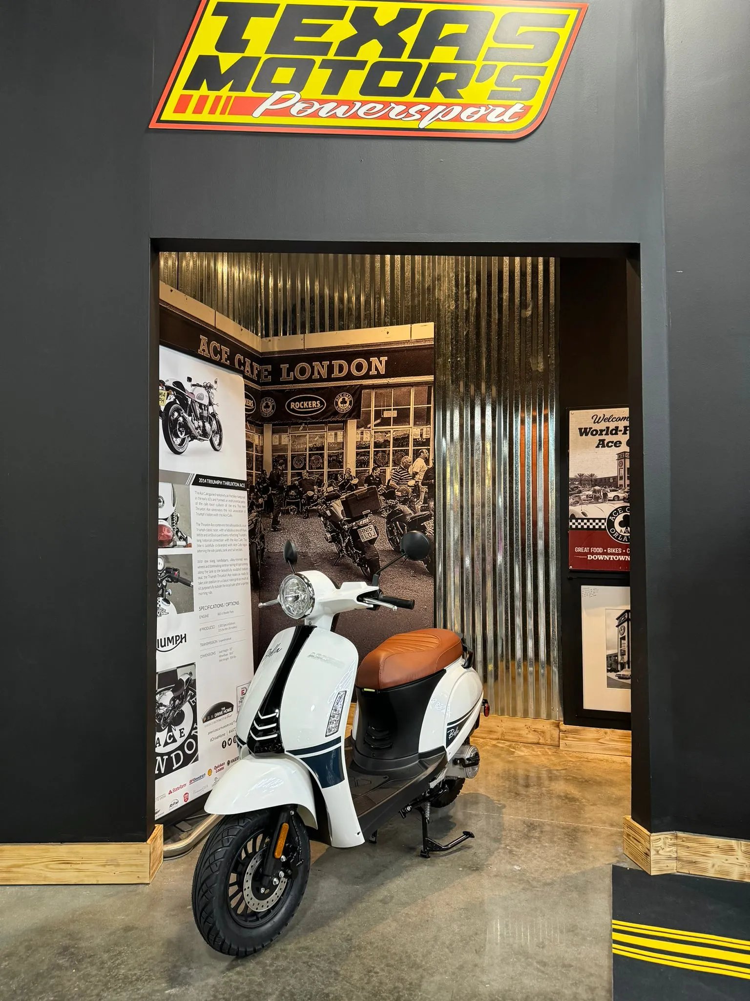 2024 ASCEND BELLA VINTAGE 50CC VESPA - RETRO STYLE