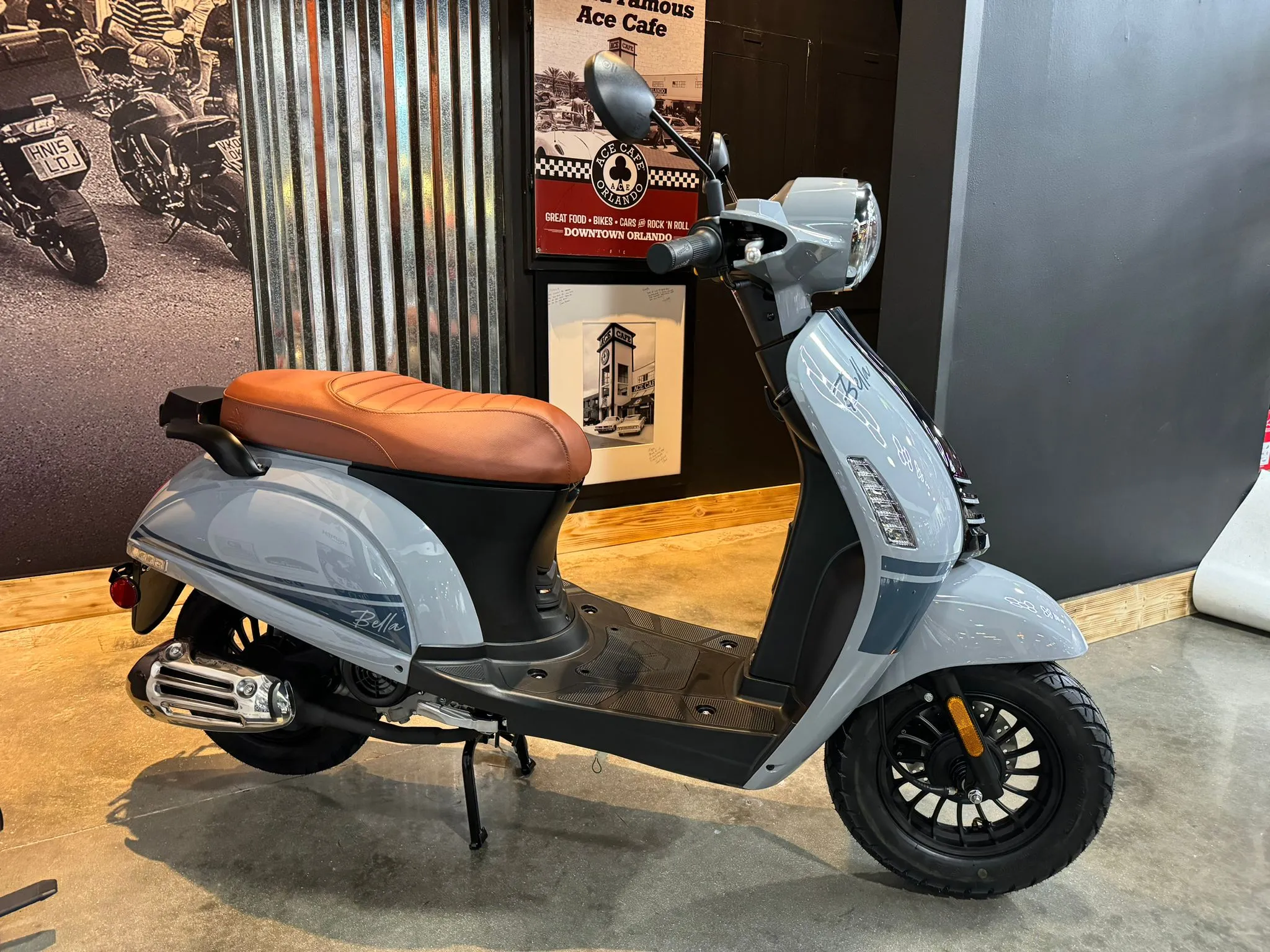 2024 ASCEND BELLA VINTAGE 50CC VESPA - RETRO STYLE
