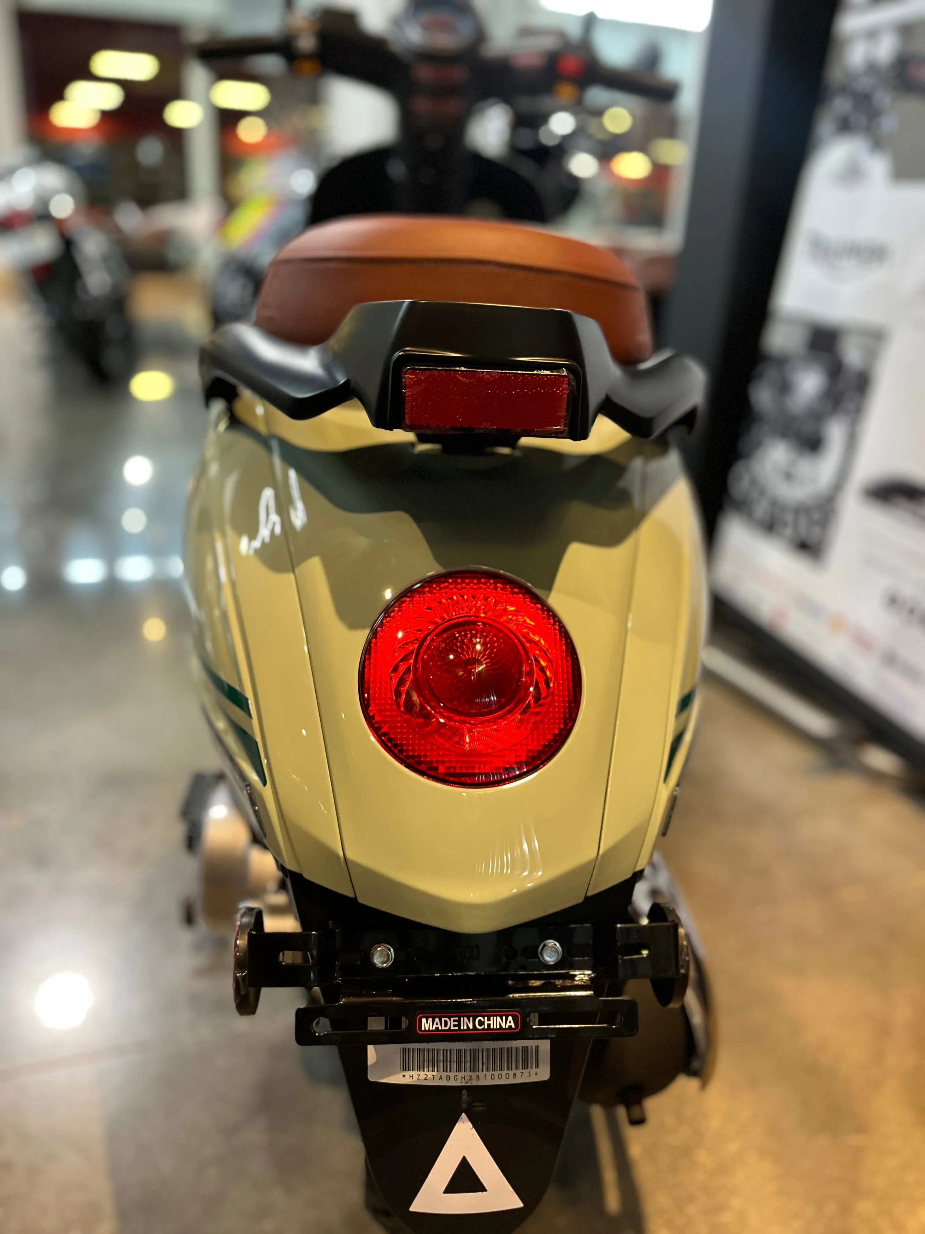 2024 ASCEND BELLA VINTAGE 50CC VESPA - RETRO STYLE