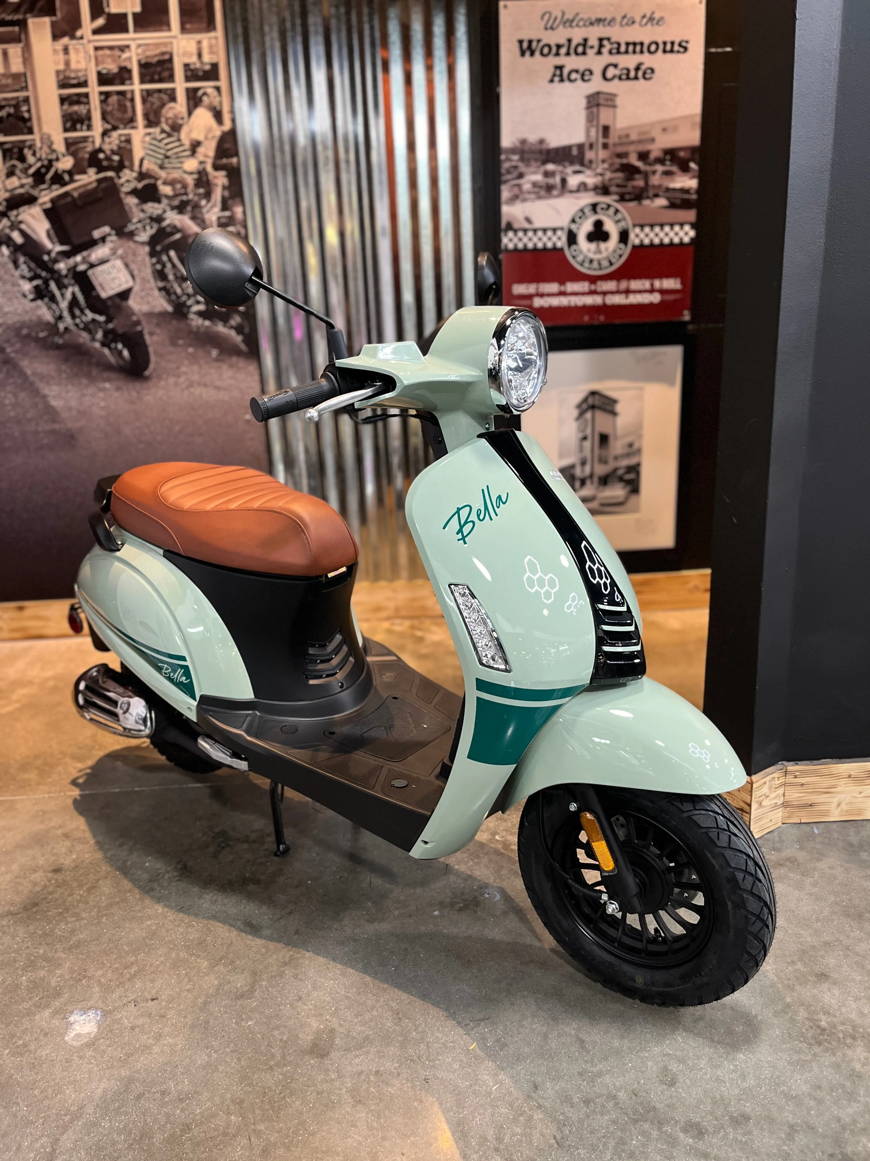 2024 ASCEND BELLA VINTAGE 50CC VESPA - RETRO STYLE
