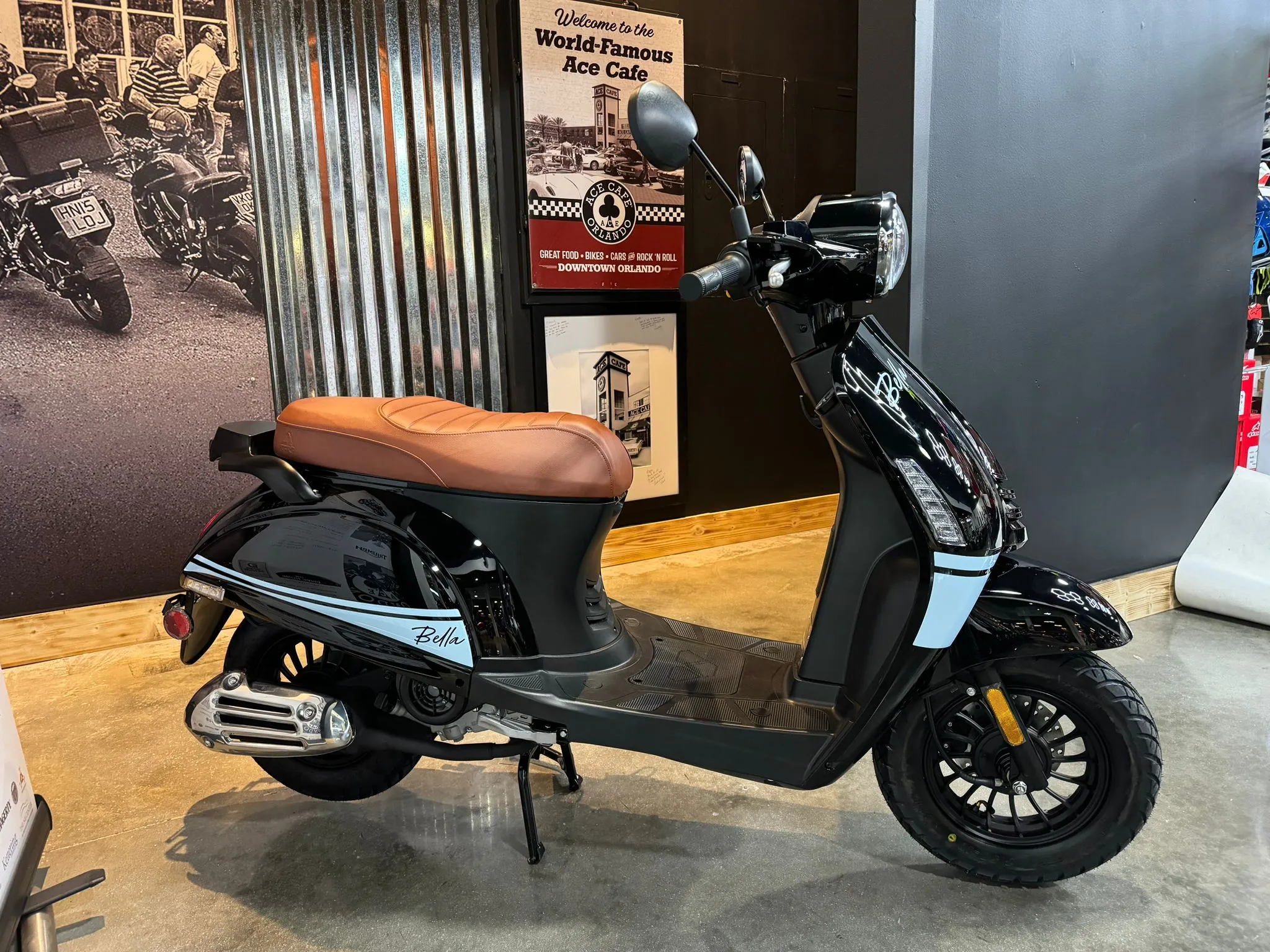 2024 ASCEND BELLA VINTAGE 50CC VESPA - RETRO STYLE