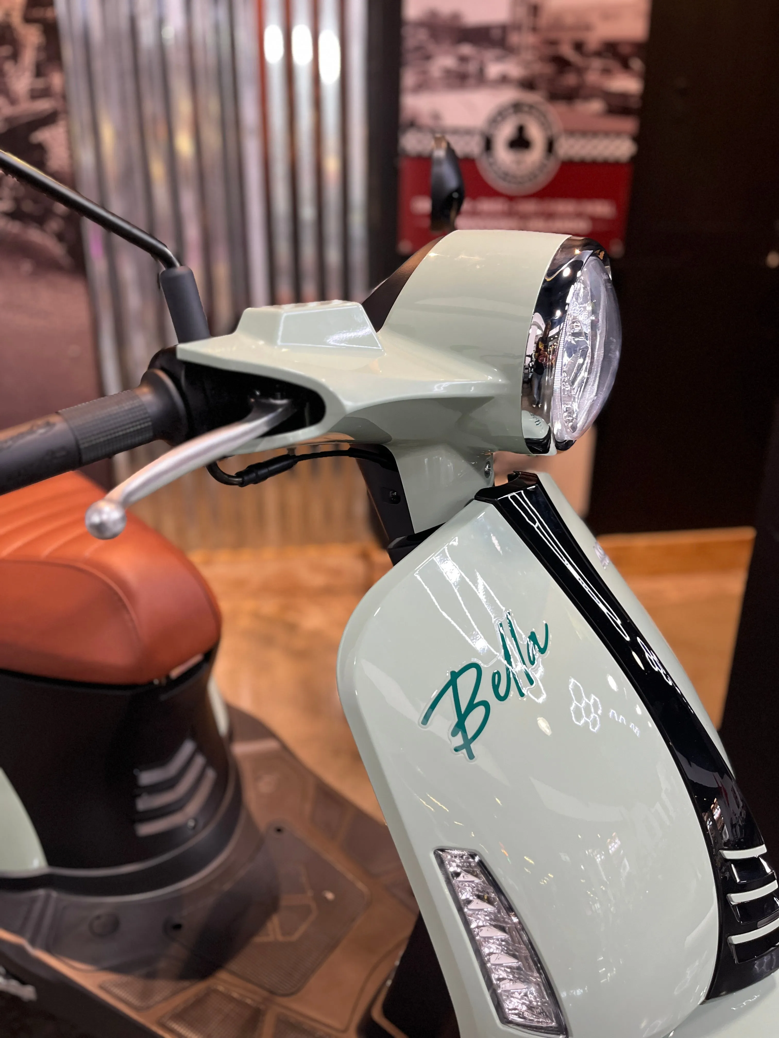 2024 ASCEND BELLA VINTAGE 50CC VESPA - RETRO STYLE