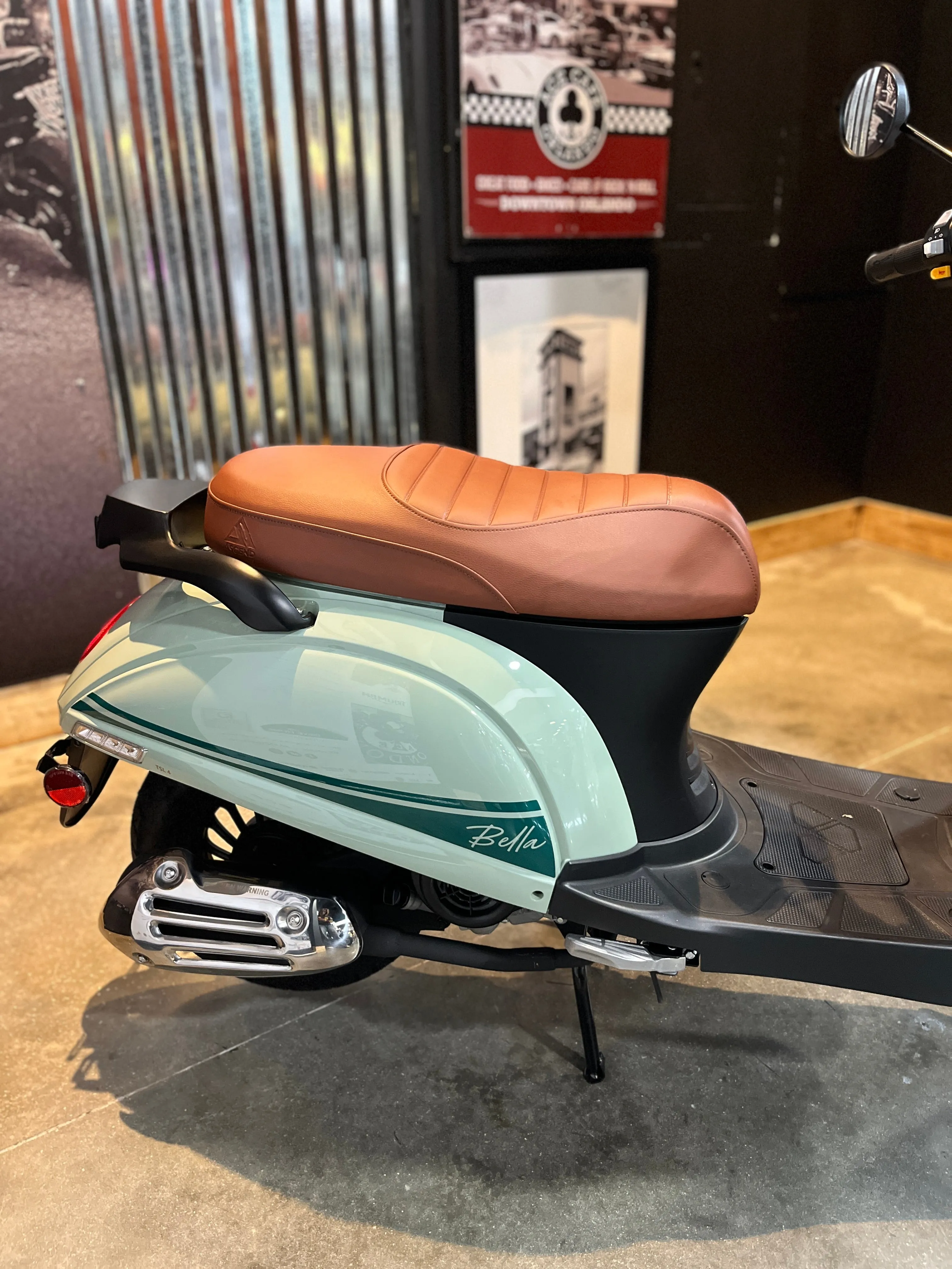 2024 ASCEND BELLA VINTAGE 50CC VESPA - RETRO STYLE