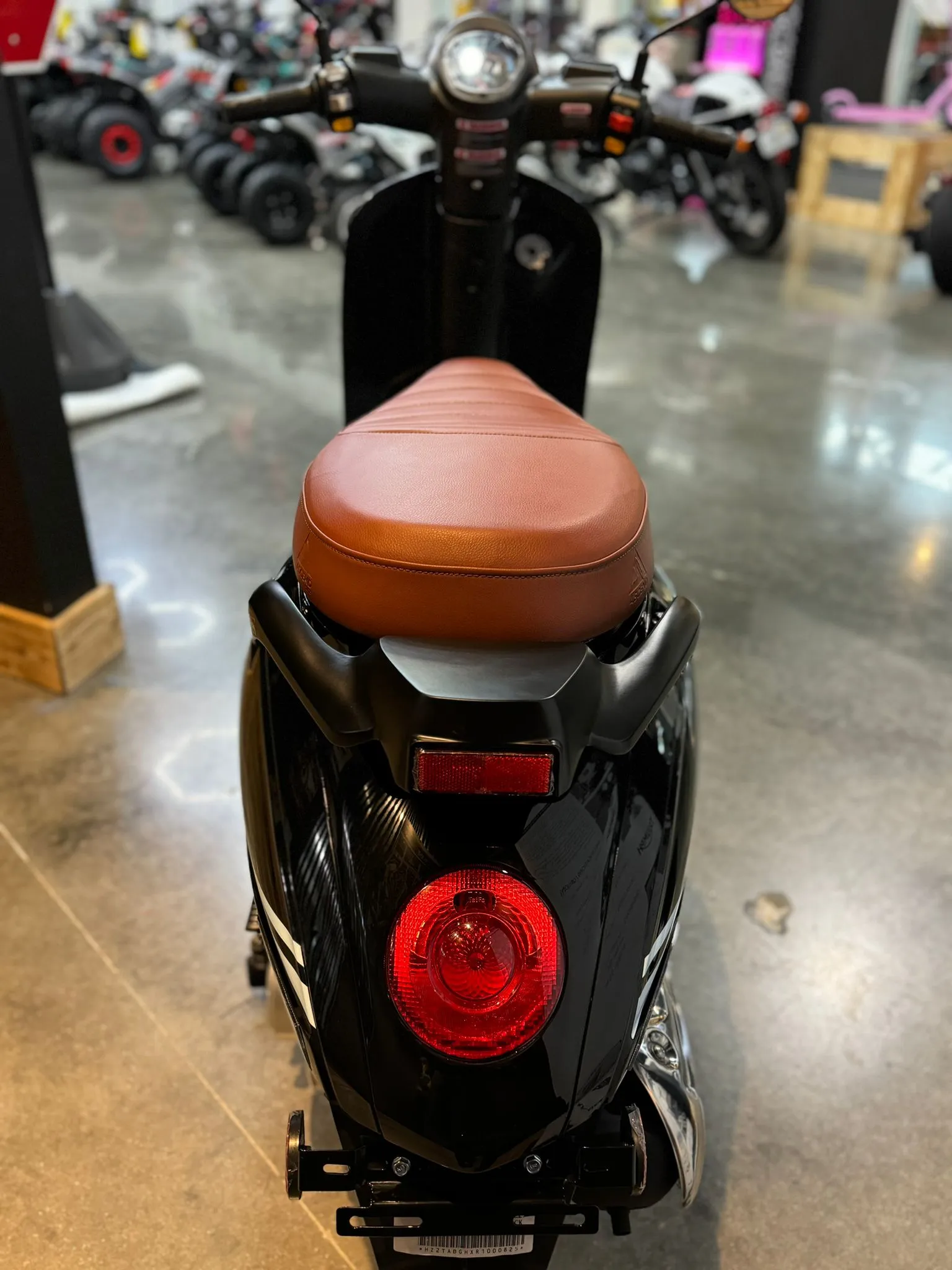 2024 ASCEND BELLA VINTAGE 50CC VESPA - RETRO STYLE
