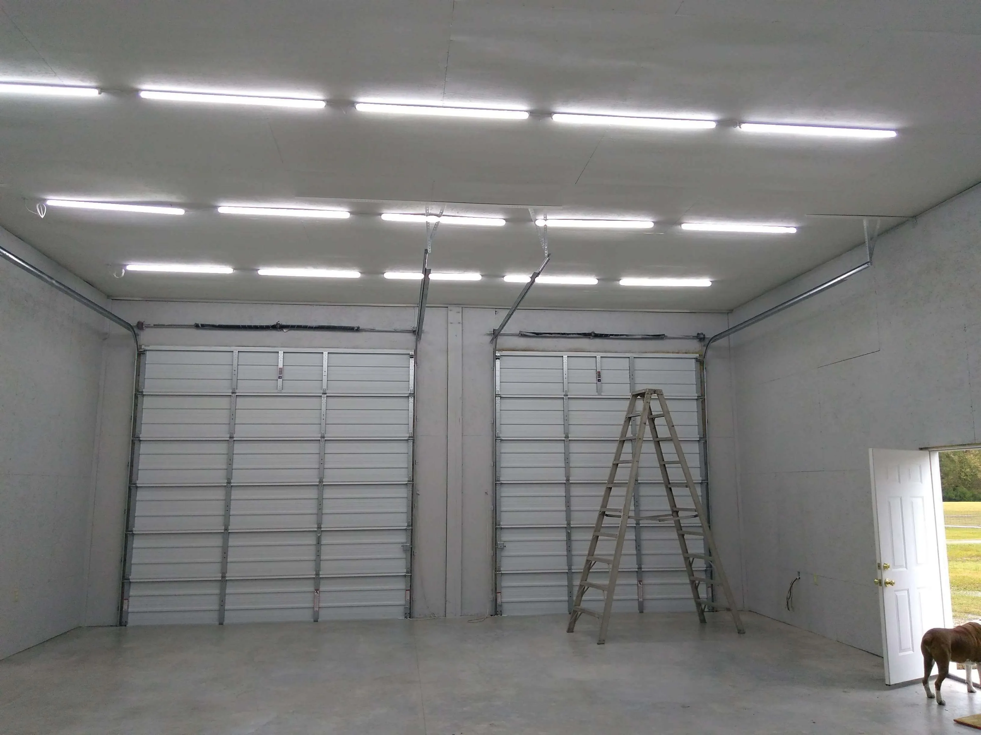 Linkable LED T8 8ft 144w 21,888 Lumen CLEAR LENS (NO RF) Quad-Row w/Mounting Hardware