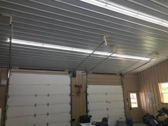 Linkable LED T8 8ft 144w 21,888 Lumen CLEAR LENS (NO RF) Quad-Row w/Mounting Hardware