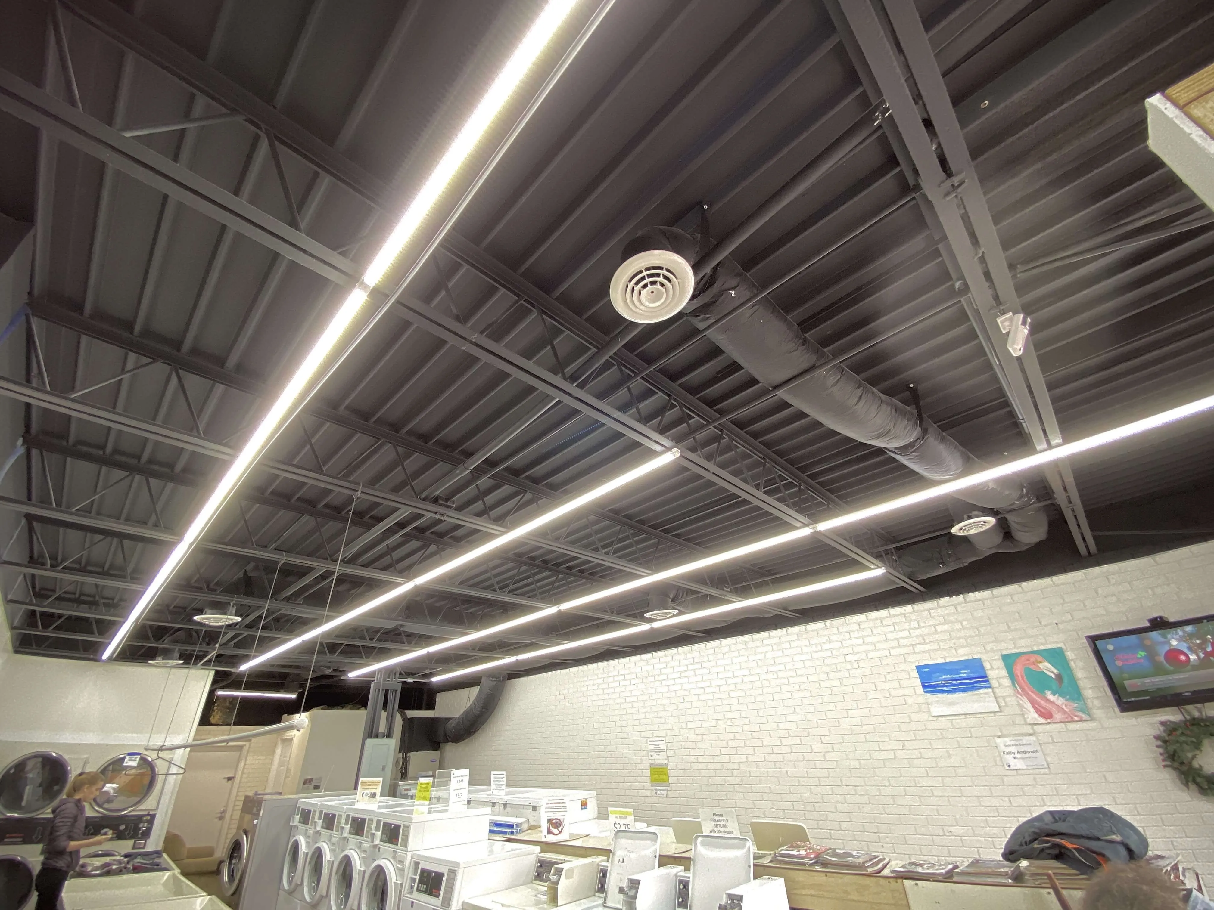 Linkable LED T8 8ft 144w 21,888 Lumen CLEAR LENS (NO RF) Quad-Row w/Mounting Hardware