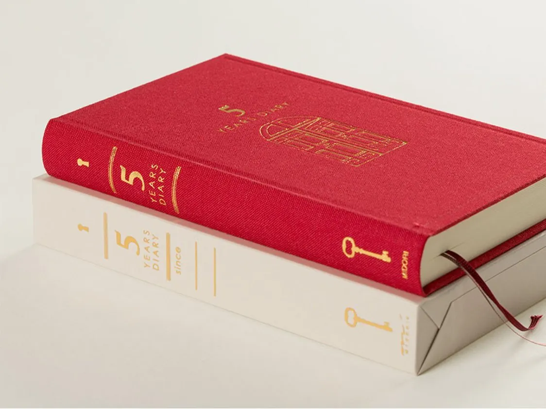 Midori 5 Years Diary - Door - Red