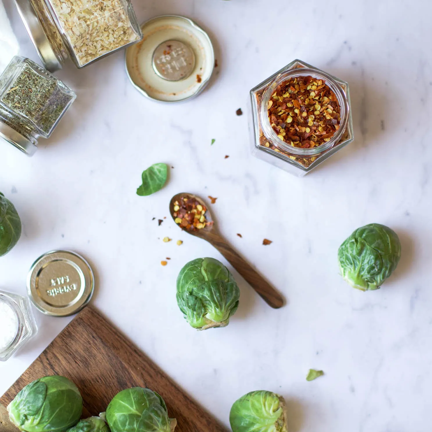 PANTRY SPICES | 24 Magnetic Jars Filled with Organic Spices   Rustic Wall Base