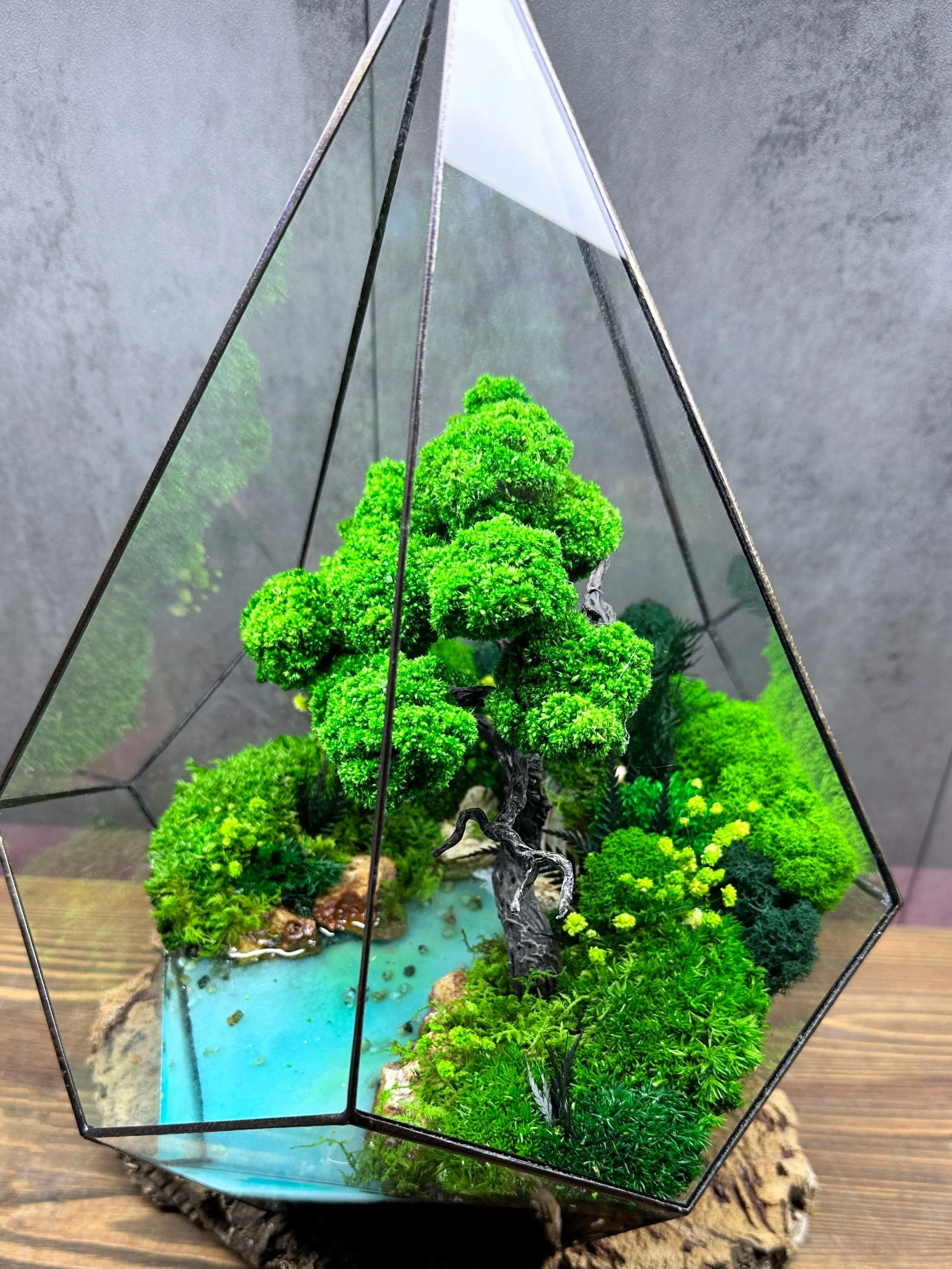 Waterfall terrarium with Preserved moss