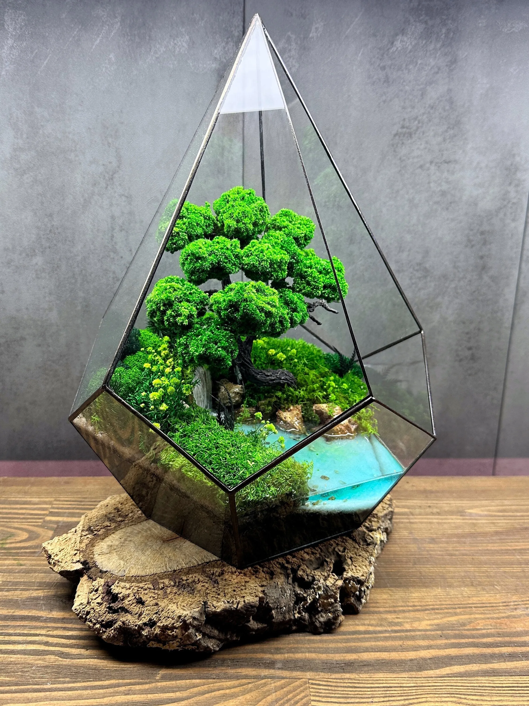 Waterfall terrarium with Preserved moss